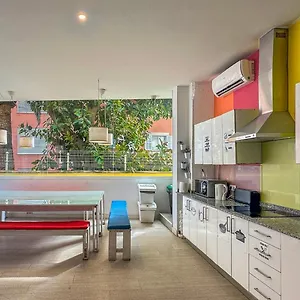 https://palma-port-hostel.allmallorcahotels.com