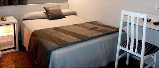 Hotel Nuevo Triunfo Barcelona 2*,